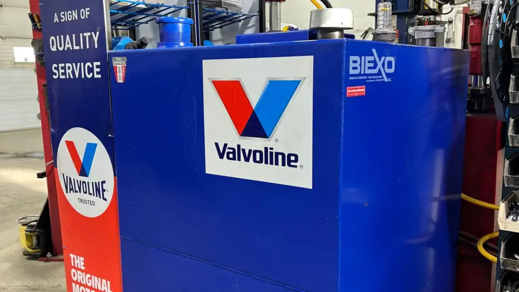 Réservoir d'huile Valvoline pour les vidanges chez Midas Rivière-des-Prairies